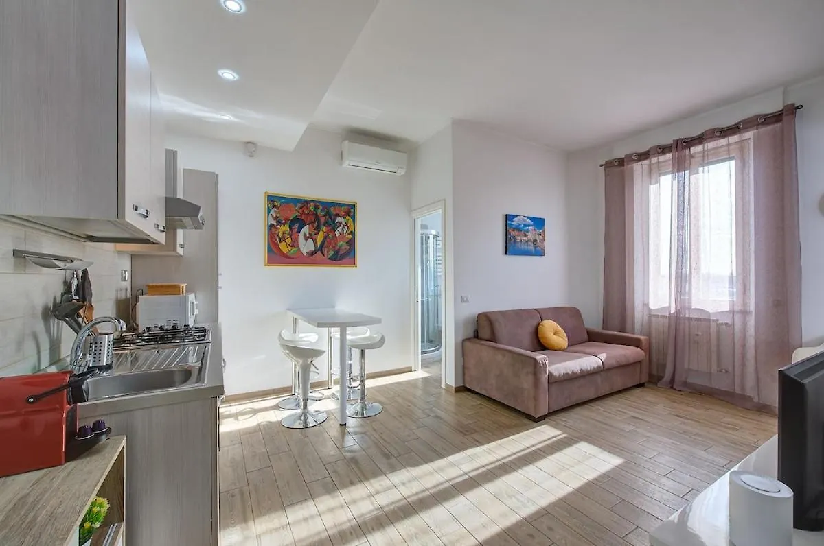 Luxury View On St Peter Basilica Apartment Rome Italy