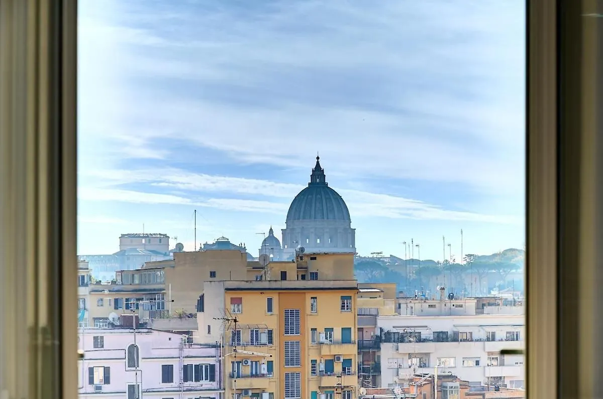 Luxury View On St Peter Basilica Apartment Rome